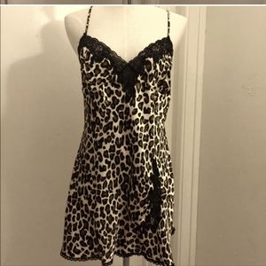 Frederick's of Hollywood leopard slip nighty M